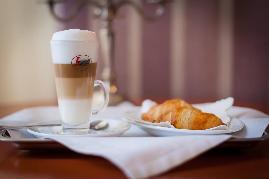 Hotel Europejski Ныса Номер фото