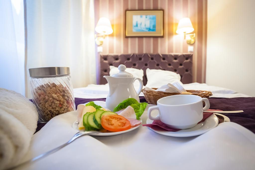 Hotel Europejski Ныса Номер фото